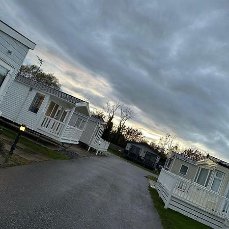 Luxurious 6 Berth Swift Bordeaux On Lyons Robin Hood Rhyl Villa Meliden Exterior foto