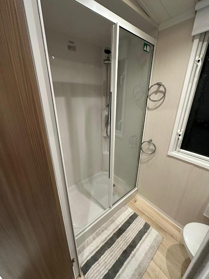 Luxurious 6 Berth Swift Bordeaux On Lyons Robin Hood Rhyl Villa Meliden Exterior foto